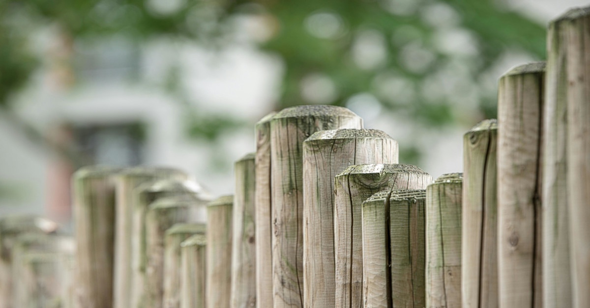 Image of a wooden fence.